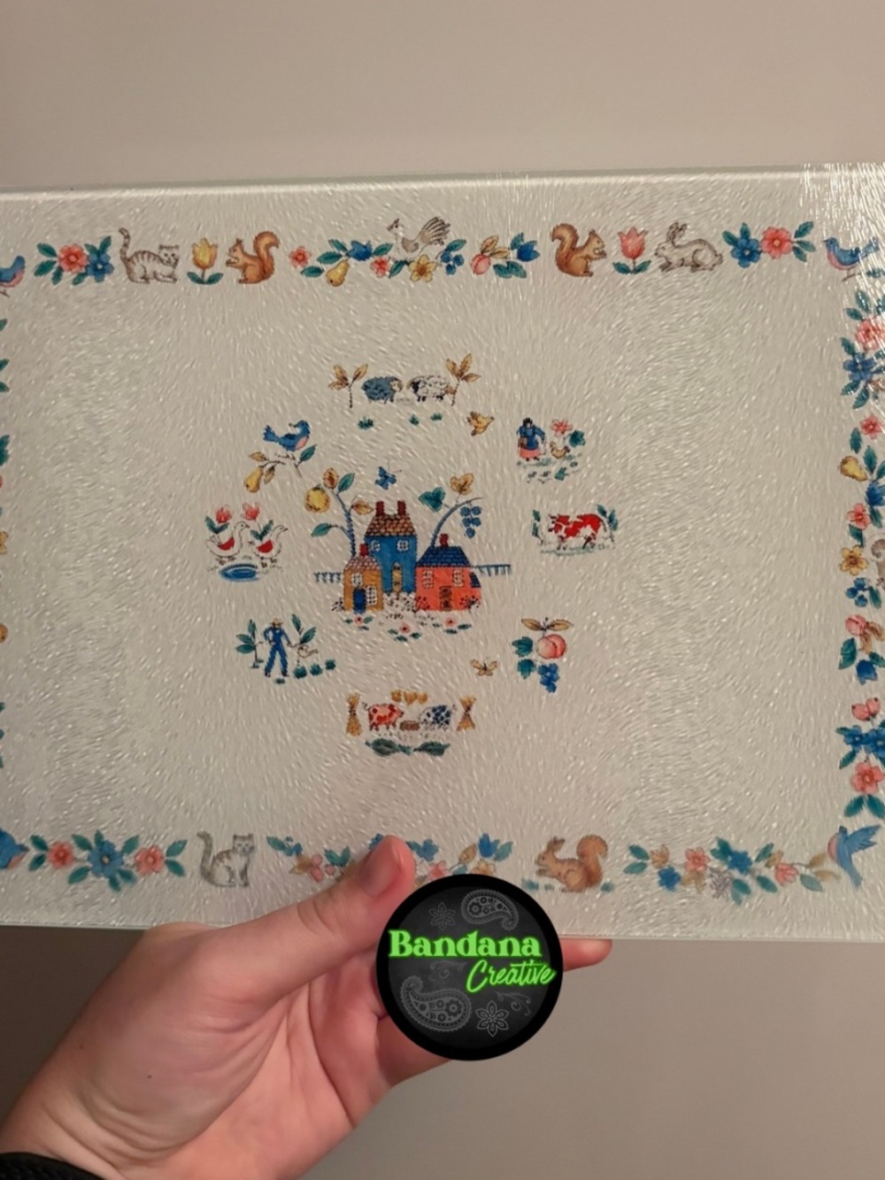 Vintage inspired heartland Int. Cutting board - counter saver